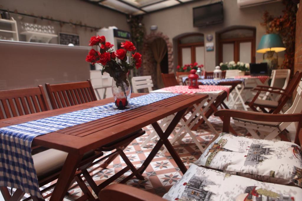 Tom Square Boutique Отель 2*
